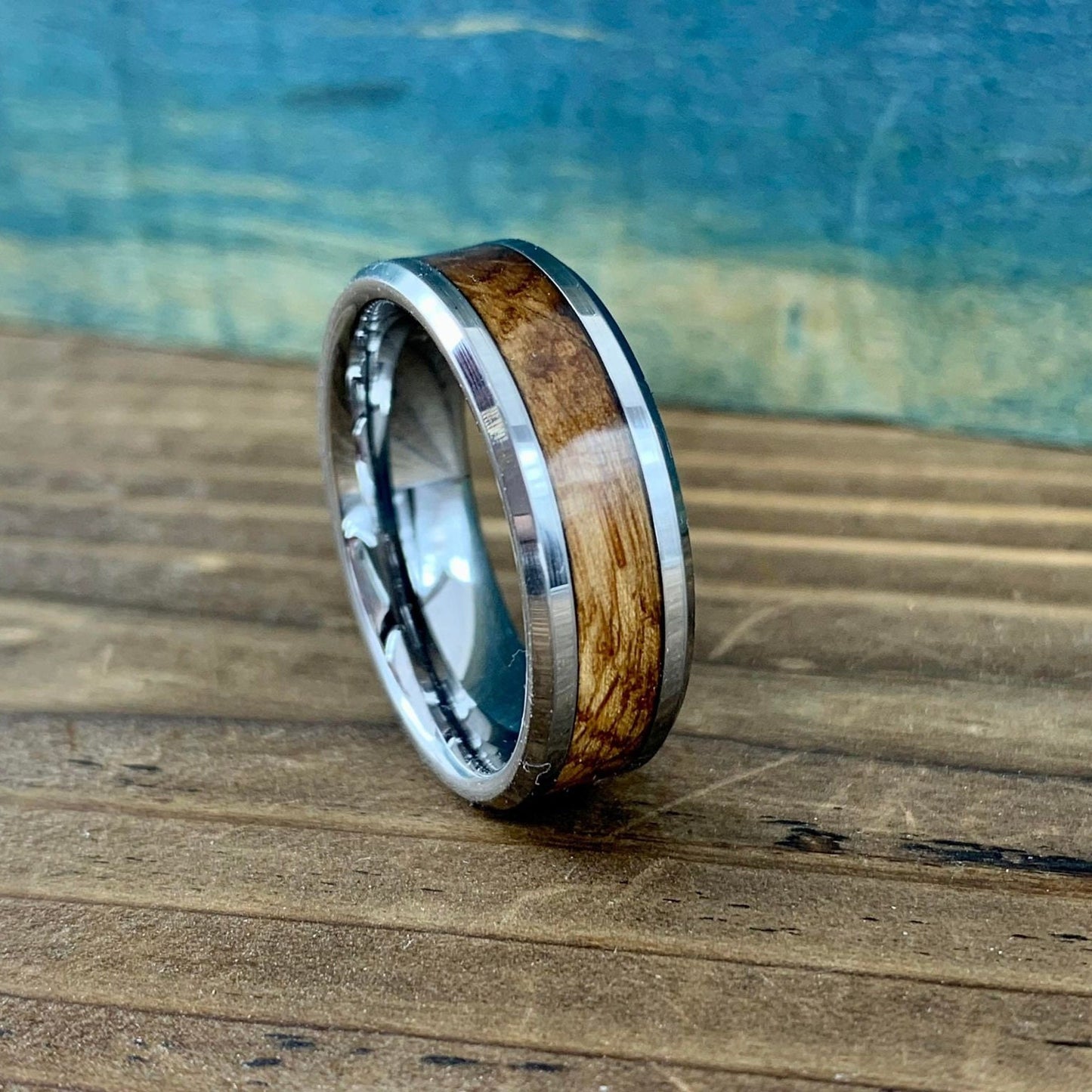 Tungsten ring with Whiskey Barrel