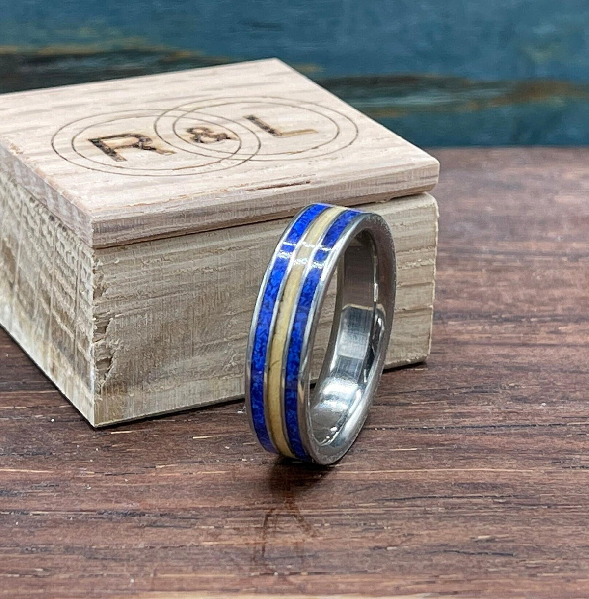 Men's titanium wedding ring. Titanium ring with lapis lazuli and maple wood. Wood ring. Lapis lazuli ring.