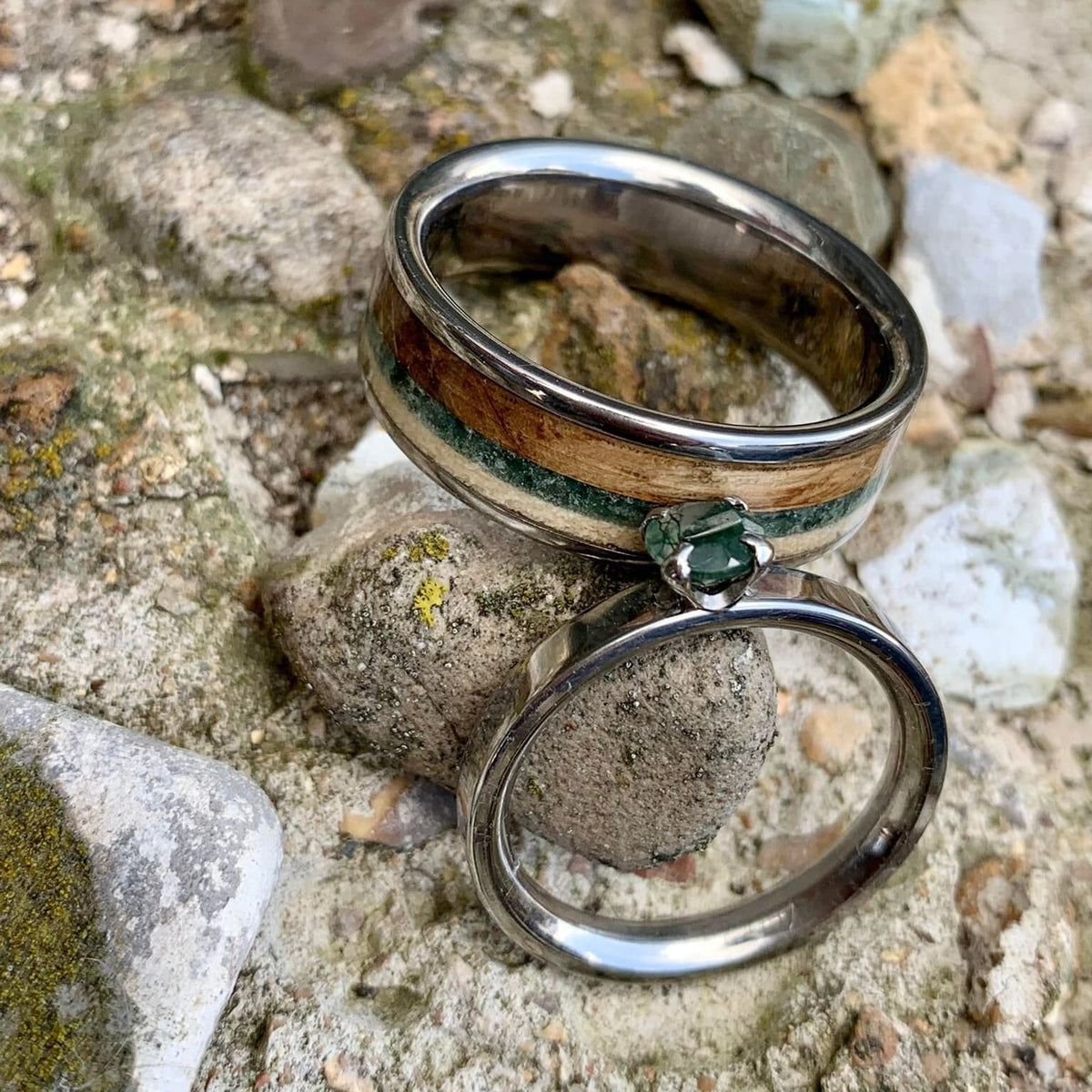 RobandLean's moss agate engagement ring and matching wedding band with English oak, moss agate, and deer antler details.