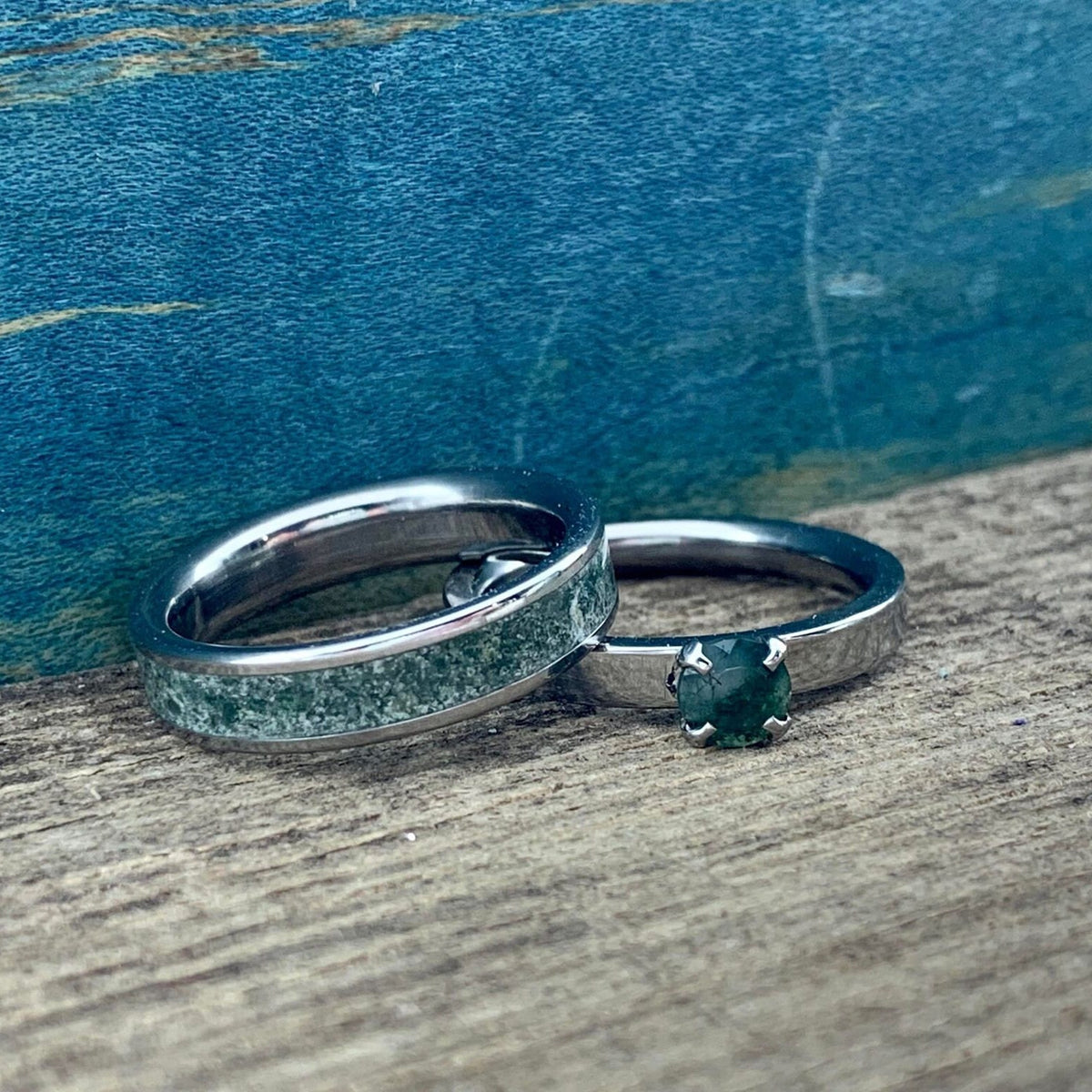 RobandLean's Moss Agate wedding band set featuring customizable his and hers wedding rings with natural gemstone designs.